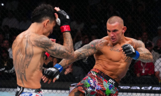 Холлоуэй и Порье мощно зарубились за титул в главном бою UFC 318. Видео