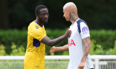 Клуб миллиардера из Казахстана сотворил сенсацию в матче с «Тоттенхэмом». Видео