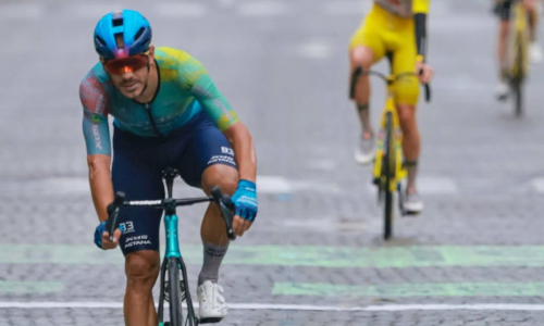Гонщик «Астаны» стал вторым на последнем этапе «Тур де Франс»