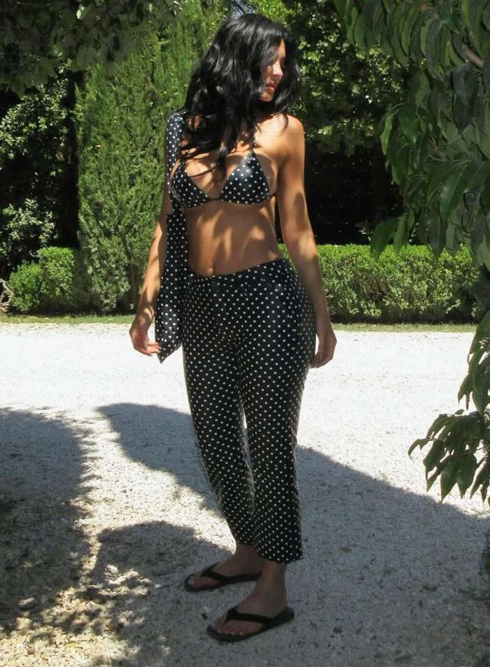 Кайли Дженнер показала винтажный пляжный образ. Фото