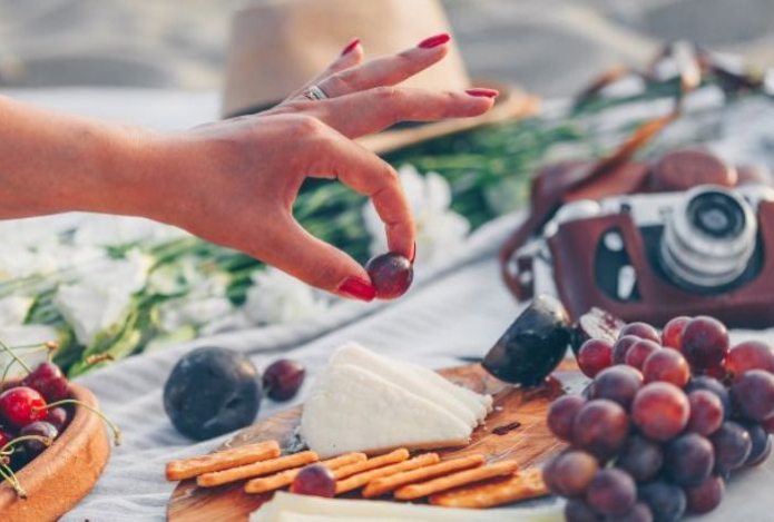 Какие продукты нельзя брать на пляж, чтобы потом не попасть в больницу