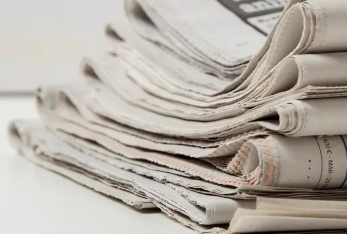 Не спешите выбрасывать старые газеты — вот, как они могут пригодиться в саду и на даче