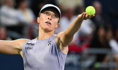 Ига Швентек устроила разгром на турнире с участием Елены Рыбакиной