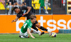 Клуб казахстанского тренера проиграл лидеру европейского чемпионата