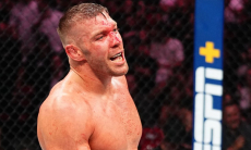 Топовый российский боец UFC «финишировал» Дрикуса Дю Плесси