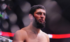 Хамзата Чимаева «финишировали» в бою за титул чемпиона UFC