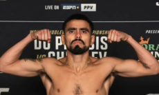 Американский файтер сделал вес перед боем с казахстанцем за контракт с UFC. Видео