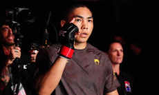 Казахский «Супер Саян» нокаутом выиграл дебютный бой в UFC