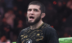 Махачев получил тревожные новости по титульному бою в UFC