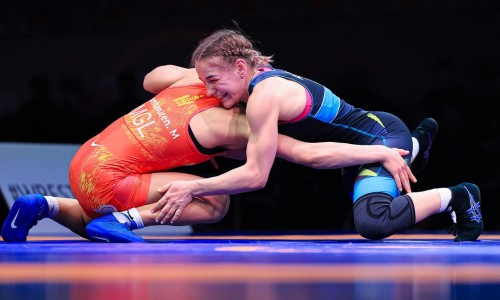 Казахстанка остановилась в шаге от медали на международном турнире по женской борьбе
