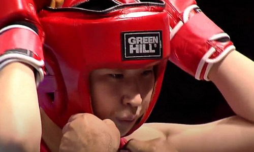 Чемпионку по боксу из Казахстана отправили в нокдаун и лишили медали ЧА-2025