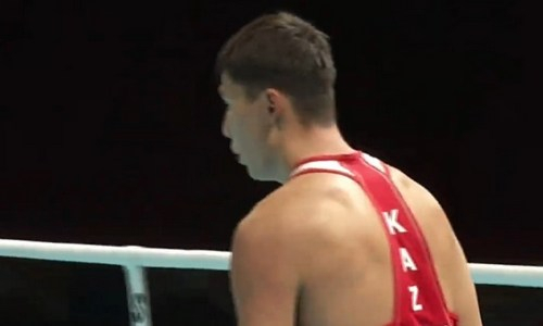 Казахстанский боксёр на разгроме с нокдауном вышел в финал чемпионата Азии