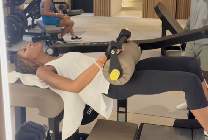 Наоми Кэмпбелл показала, как тренируется. Фото