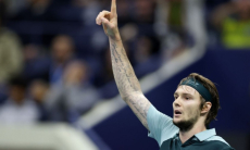 Александр Бублик объяснился перед известным теннисистом