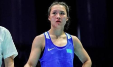 Полным разгромом закончился бой Казахстан — Узбекистан на ЧМ-2025 по боксу