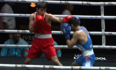 Боксер из Казахстана вышел в четвертьфинал исторического чемпионата мира