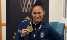 Чемпионки мира по боксу из Казахстана устроили танцы после триумфа в Ливерпуле. Видео