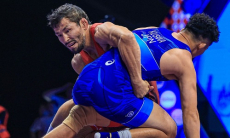 Камбэком обернулась схватка за «бронзу» призера Олимпиады из Казахстана на ЧМ-2025 по борьбе