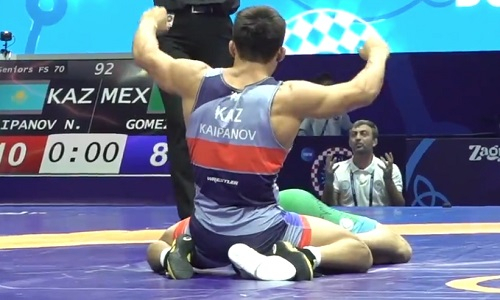 Казахстанский борец совершил яркий камбэк и вышел в полуфинал чемпионата мира