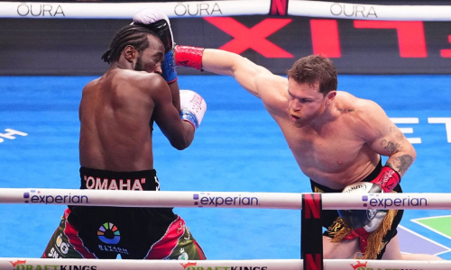 Кроуфорда неожиданно «лишили» исторической победы над «Канело»