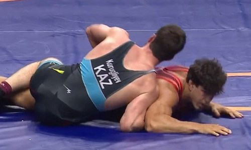 Казахстанский борец преподнёс сенсацию и сразится за медаль чемпионата мира