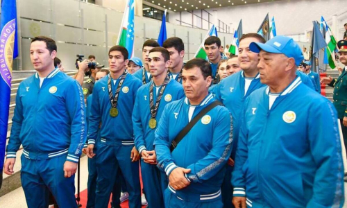 Тренер сборной Узбекистана по боксу резко ответил казахстанцам