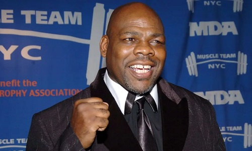 Легендарный американский боксер перенес инсульт и борется с раком