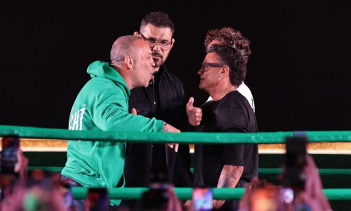 Легенду UFC нокаутировали в массовой драке после боя. Видео