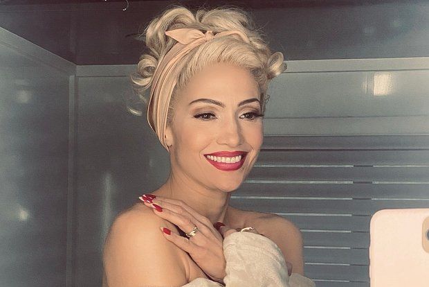 Дженнифер Лопес предстала в неожиданном образе и удивила поклонников. Фото