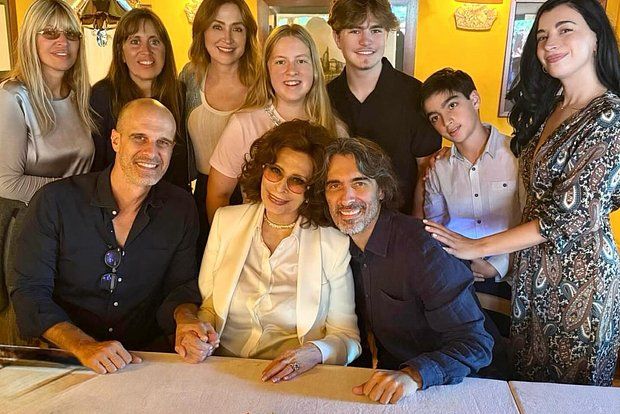 В Сети обсуждают новое фото 91-летней Софи Лорен