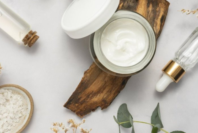 Какие бьюти-средства нельзя сочетать — дерматологи предупреждают