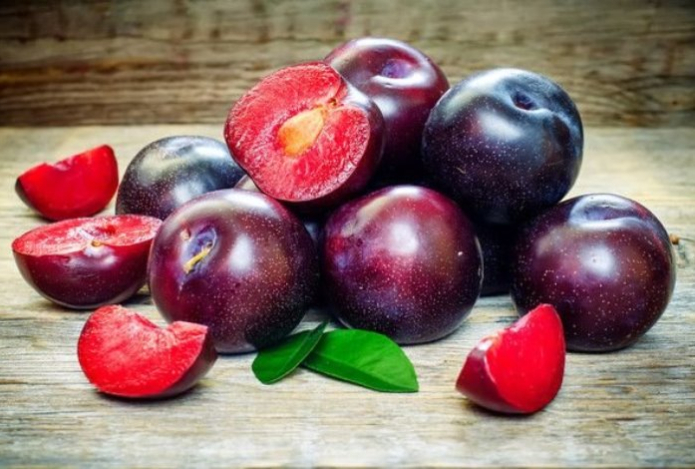 Чем полезны сливы и сколько в них калорий