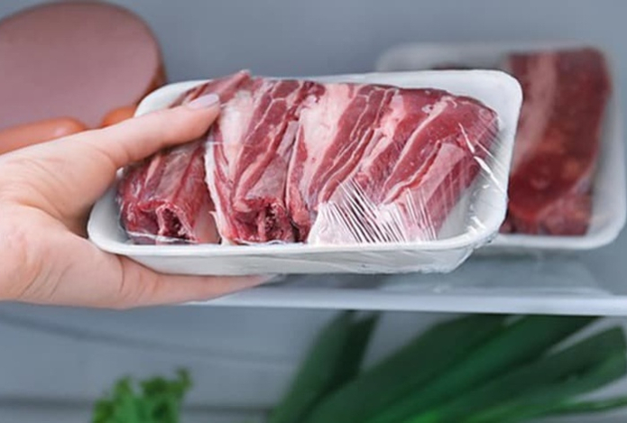 Гениальный способ разморозить мясо за считанные минуты