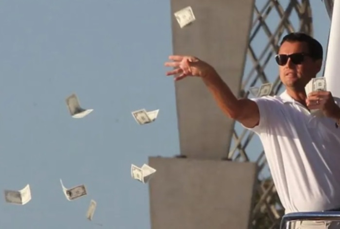 Астрологи назвали три знака зодиака, которые тратят слишком много на мелочи