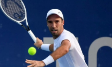 Казахстанский теннисист вышел в четвертьфинал турнира во Франции