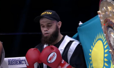 Судейским решением закончился бой казахстанца за титул WBA