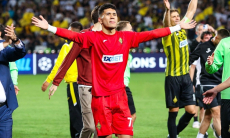 Анарбеков получил подарок «от имени народа» и превзошел Калмурзу