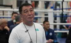 Главный тренер сборной Казахстана назвал боксеров для профи