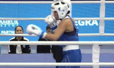 Призерка чемпионата мира по боксу из Казахстана добилась разгромной победы