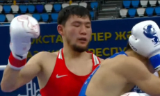 Бой чемпиона по боксу из Казахстана завершился полным разгромом