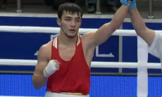 Боксёр сборной Казахстана устроил разгром и вышел в финал. Видео