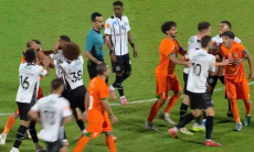 Матч в турнире с Роналду закончился массовой потасовкой. Видео