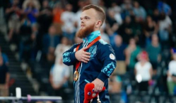 Казахстанский тяжелоатлет сделал заявление после третьего «золота» на чемпионате мира