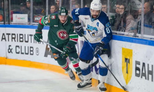 «Я начал ощущать себя лидером». Казахстанец из «Барыса» оценил свое достижение после драмы в КХЛ