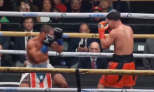 Прощальный бой звезды бокса закончился брутальным нокаутом. Видео