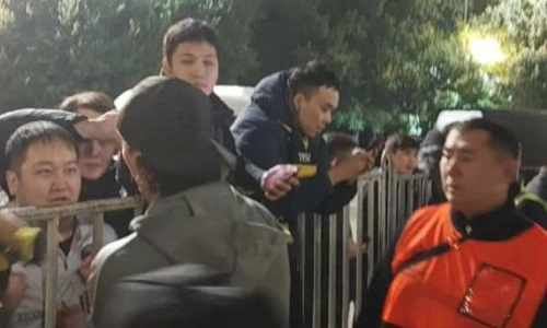 Фанаты «Кайрата» «атаковали» главную звезду соперника в Лиге Чемпионов