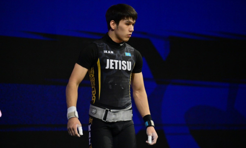 «Вообще не было волнения». Казахстанский тяжелоатлет оценил шесть рекордов на Азиаде-2026