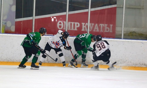 Шестью шайбами завершился матч чемпионата Казахстана