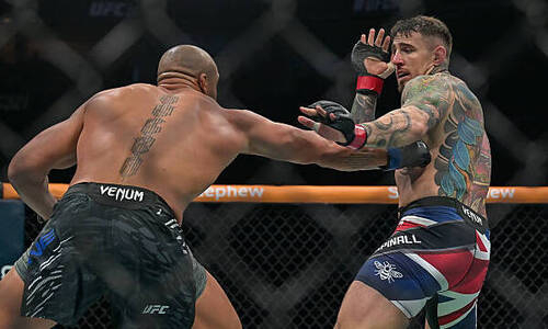 «Нас всех ограбили». Раскрыты подробности скандального боя UFC