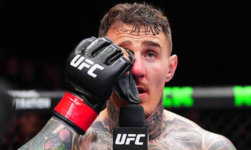 Джон Джонс оригинально подколол Тома Аспиналла. Видео